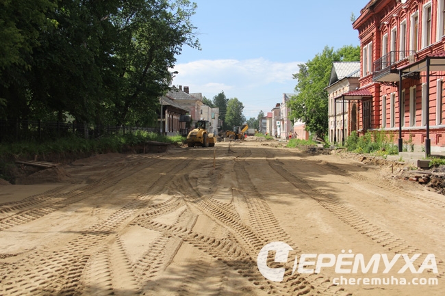 Срывают сроки: хроники перекопанной улицы. Фоторепортаж