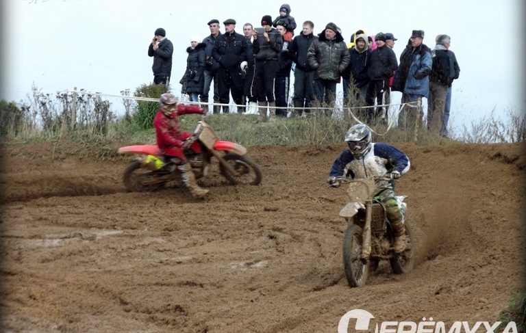 Мотоциклы грязи не боятся. Фоторепортаж