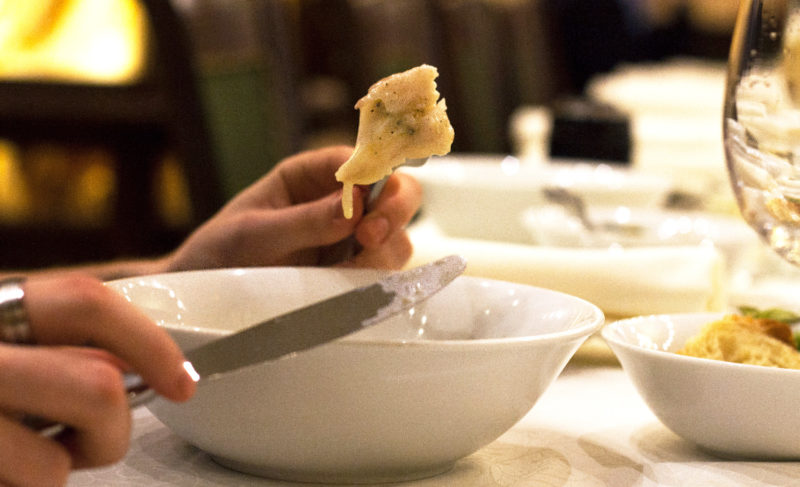 Кафе и ресторанам региона разрешили работать до четырёх утра. Послабление пока временное