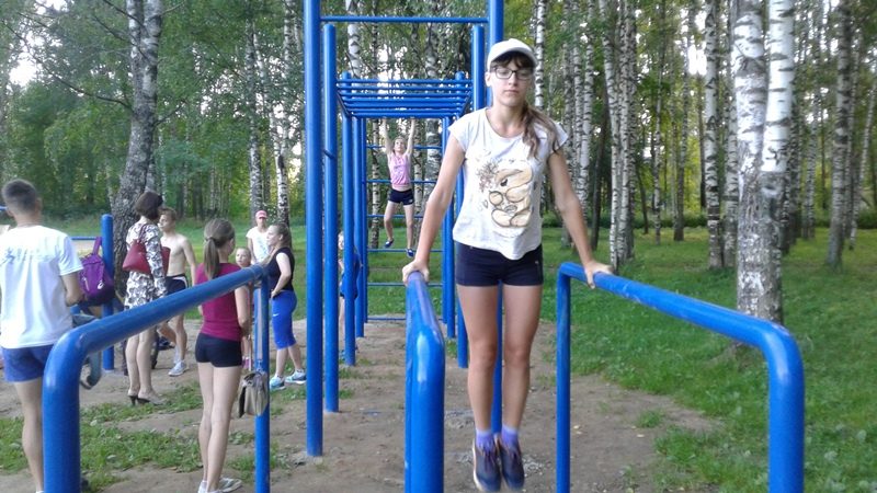 В парке на Батова появилась площадка для воркаута. Предприниматель установил её на свои деньги