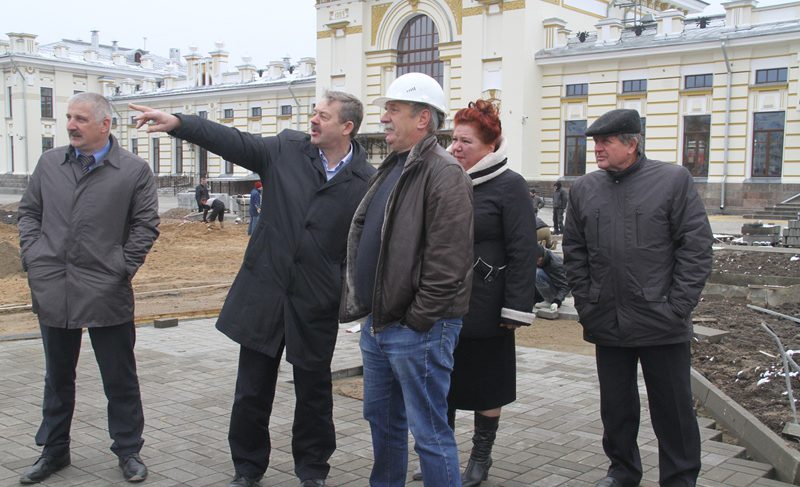 Школа, детсад и Привокзальная площадь: Леонид Можейко полон оптимизма