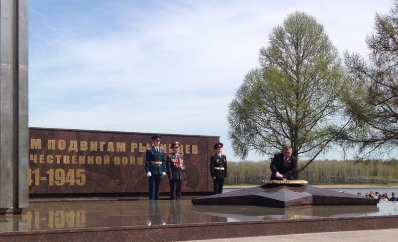 Вечный огонь зажгли