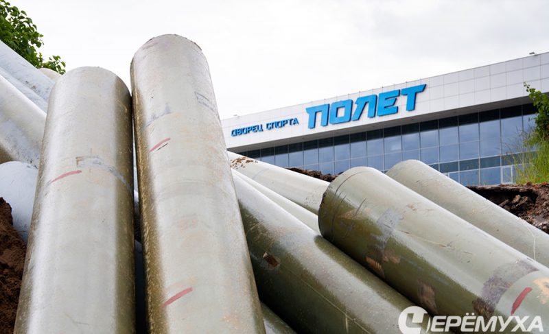 Машины пропали, сваи остались: что происходит с берегоукреплением у «Полёта»?