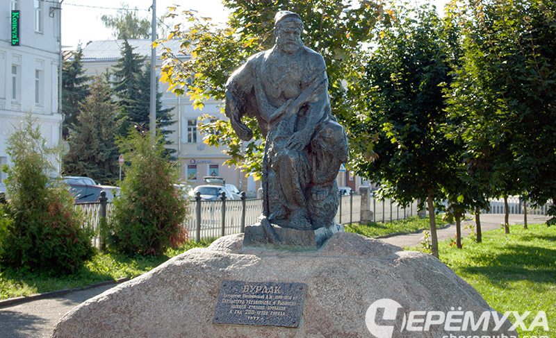 В центре Ярославля появилась миниатюра рыбинского «Бурлака»