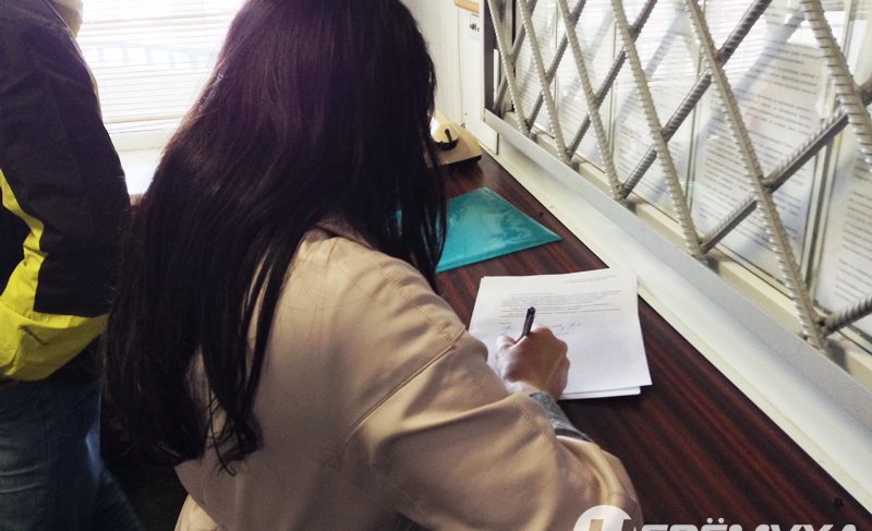 «Ваших денег нет, все договоры и печати поддельные»: несколько семей могут лишиться квартир в новостройке