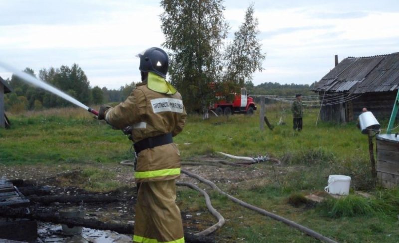 В Рыбинском районе горел дом
