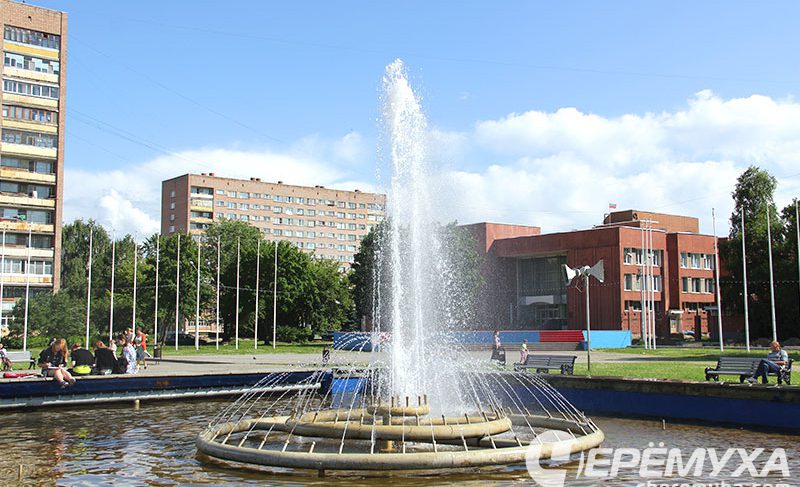 На площади Дерунова включат фонтаны