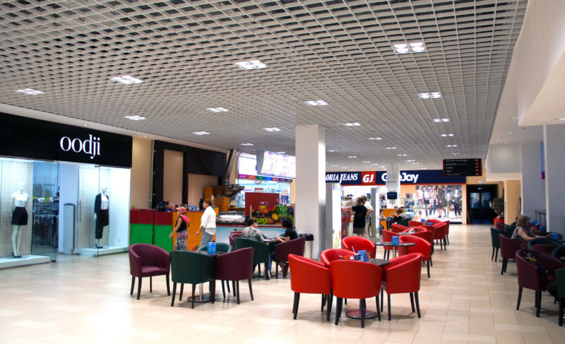 В Ярославской области детям запретили ходить одним в торговые центры