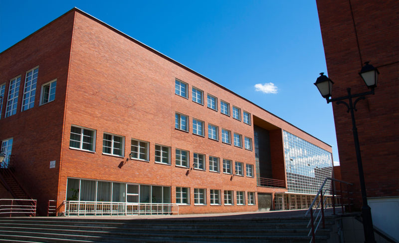 В двух рыбинских школах откроют классы авиастроительного профиля