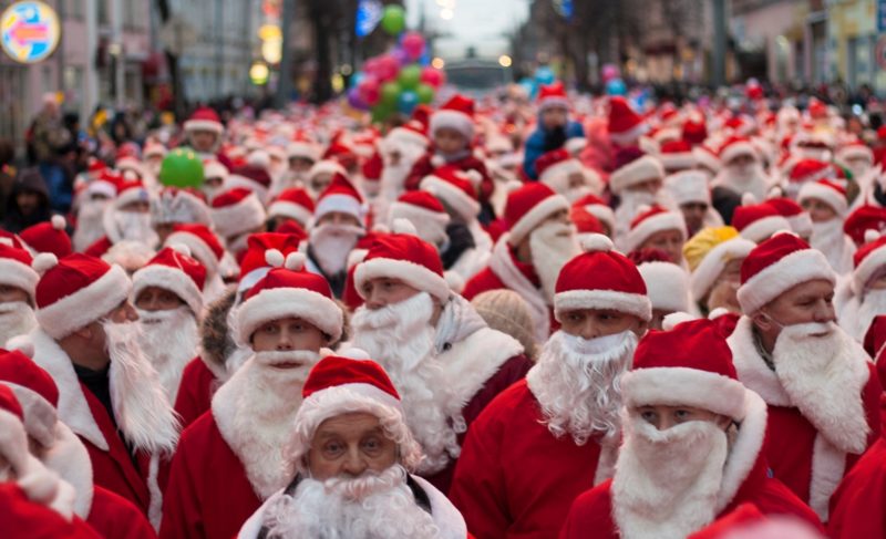 Всё, что вы хотели знать о шествии дедов морозов в Рыбинске, но до сих пор не спросили