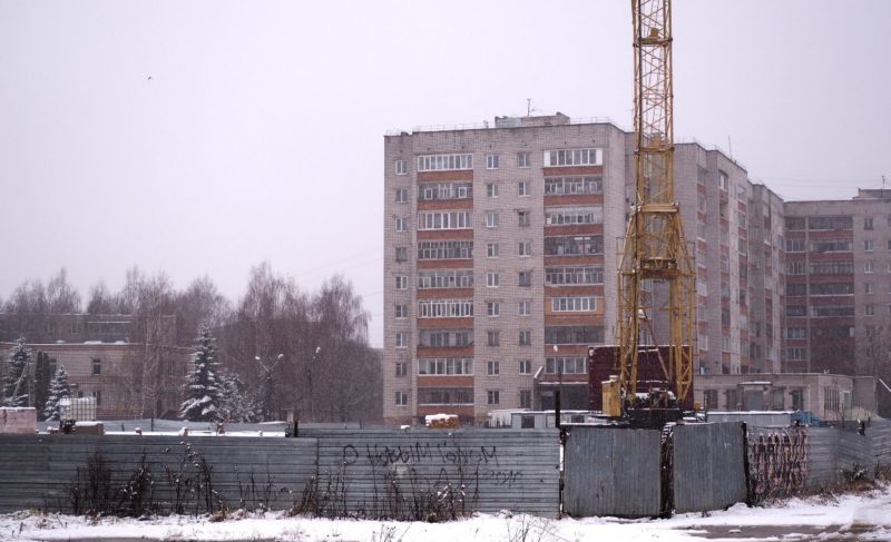 Недостроенный дом на Суркова выставили на торги