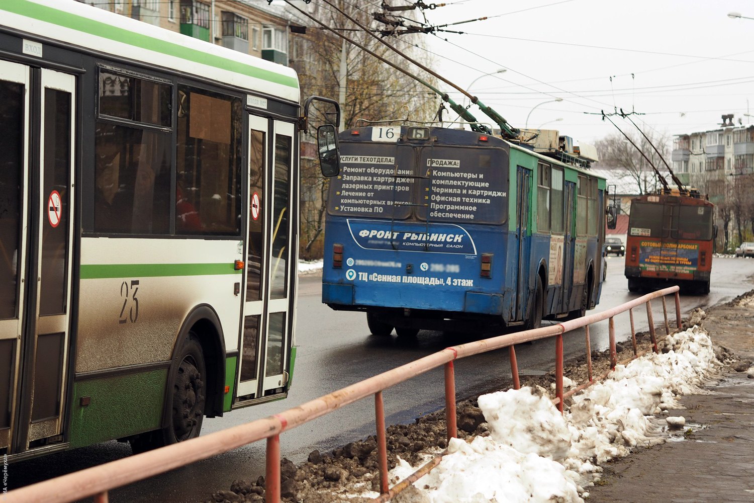 «Устал уже в этих скотовозках трястись». Что думают горожане об  общественном транспорте и соблюдают ли транспортники расписание | Черёмуха