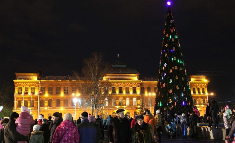 Вопросы главному полицейскому Рыбинска; под суд за оскорбление; новогодние дискотеки: новости 25-го декабря