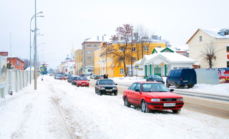 Зимняя уборка: как горожане оценивают работу коммунальщиков и что говорят в администрации Рыбинска