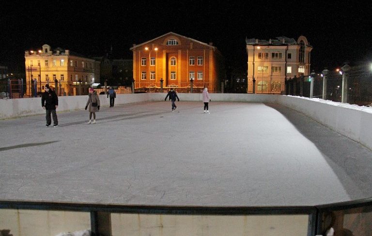 Штраф за оскорбление несовершеннолетней; дело уклониста передали в суд; каток на «Взлёте»: новости 14-го февраля
