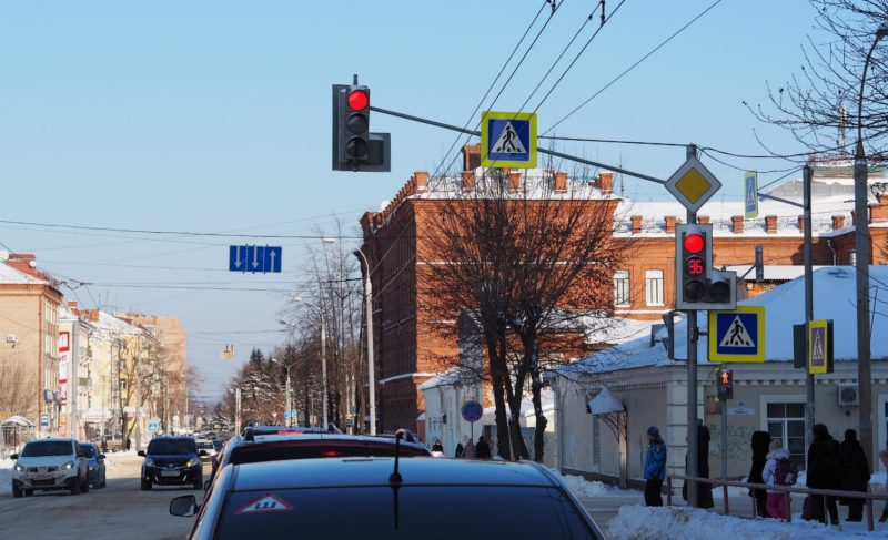 Сколько стоит обслуживание светофоров и дорожных знаков в Рыбинске?