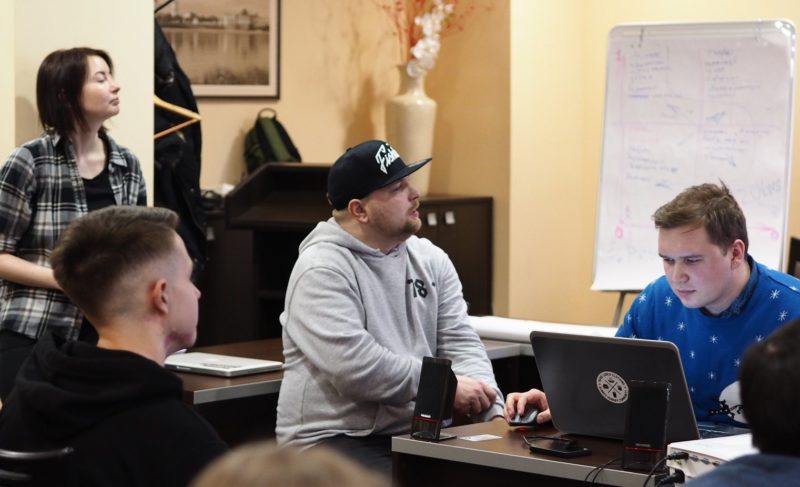 «Будем внедрять проект снизу». Владимир Безникий рассказал о предстоящем дизайн-событии и проекте айдентики Рыбинска