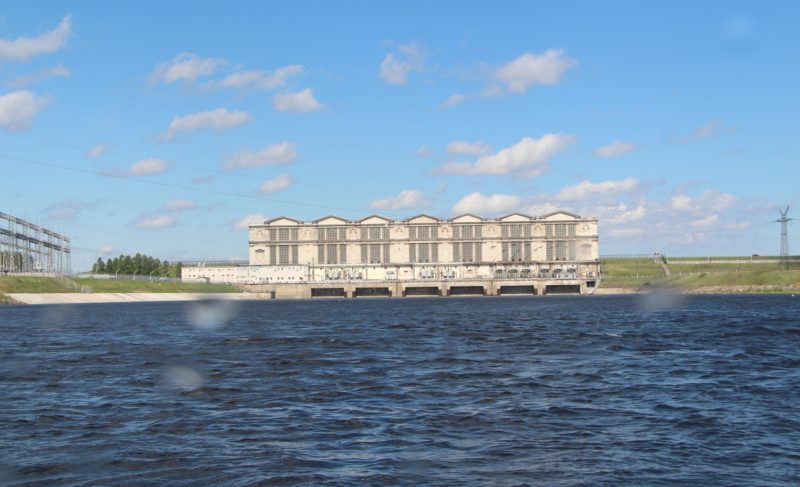 Рыбинская ГЭС уменьшила расход воды