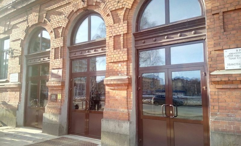 Новые двери Авиационного колледжа. Комментарий областного департамента охраны объектов культурного наследия