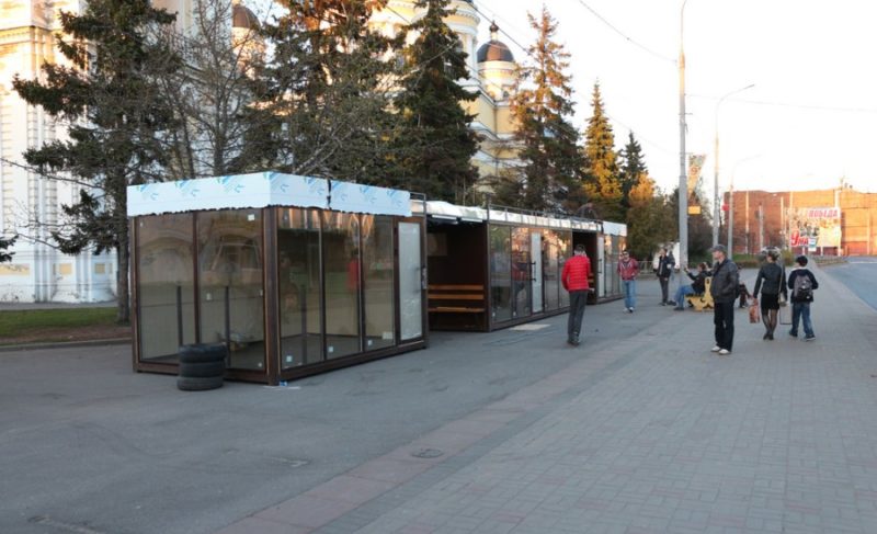 На Соборной площади собирают новую остановку. Администрация называет её ультрасовременной