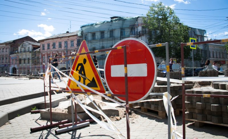 Участок Крестовой перекроют на шесть дней. Транспорт — в объезд