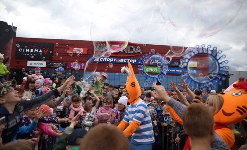 Герои мультфильмов, фестиваль красок и конкурс красоты. «Виконда» организовала большой праздник в честь своего дня рождения