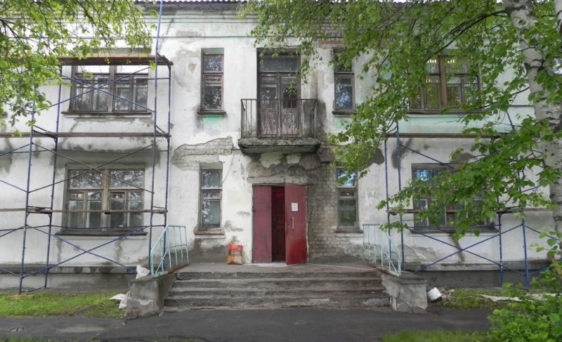 Проблемы с фасадом, крышей и отоплением: в горбольнице № 4 приступили к ремонту