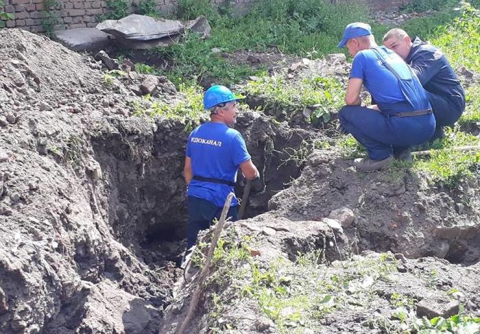 У драмтеатра начали строить парковку. Она будет совсем небольшая