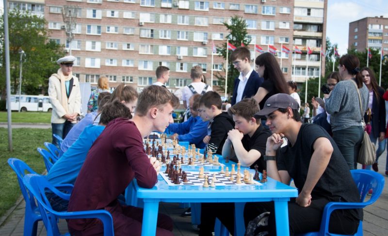 В Рыбинск привезли 255 шахматных наборов. Их отправят в городские школы