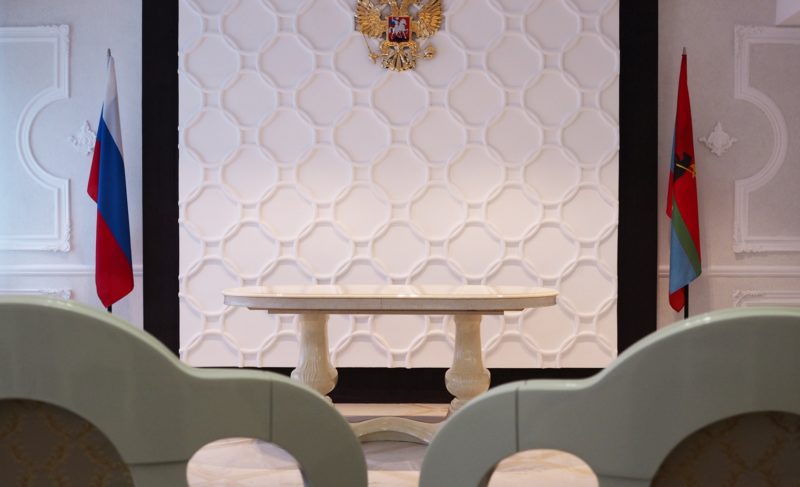 Фиктивные браки ради разрешения на проживание. Двоих жителей региона признали виновными в организации незаконной миграции