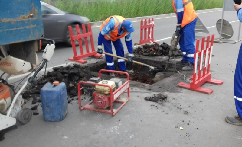 Первая заплата: на бульваре Победы образовалась яма