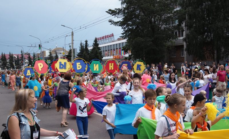 «Не думала, что буду плясать прямо на площади». Рыбинск отметил 241-й день рождения