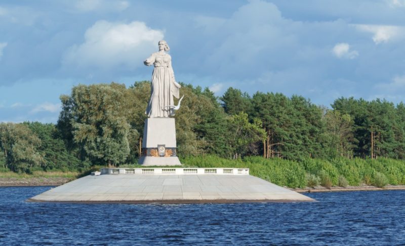 Какая беда привела людей в Сопротивление?