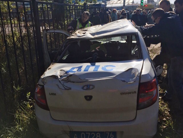 В дорожном происшествии с участием машины ДПС пострадал сотрудник ГИБДД