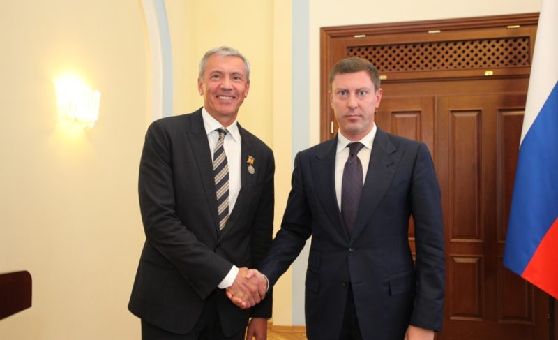 Виталий Ткаченко покидает областное правительство. Он уезжает из региона