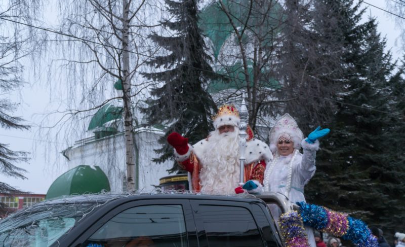 От зарядки до гастрофестиваля: каким получилось «НаШествие Дедов Морозов — 2018»