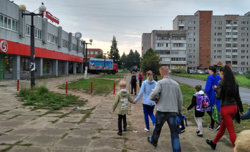 Уворачиваясь от грузовиков: почему зона разгрузки «Пятёрочки» стала поводом для беспокойства рыбинцев