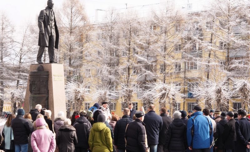 «Рабочий — это почётное звание». В Рыбинске прошёл митинг, посвящённый Павлу Дерунову