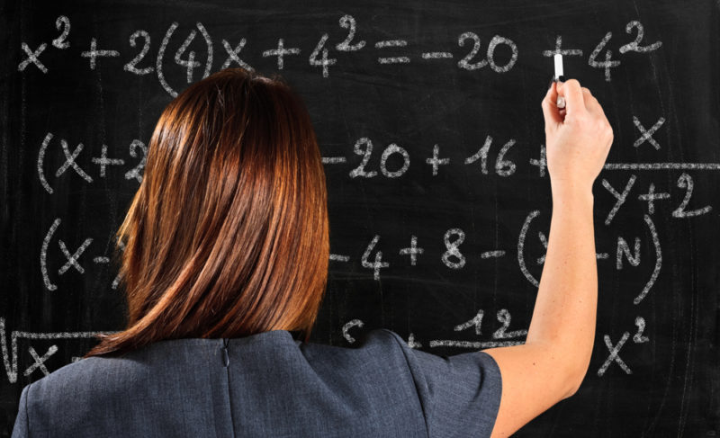 «Такое своеобразное развлечение». Как в Рыбинске ученики и родители издеваются над учителями. Три личные истории