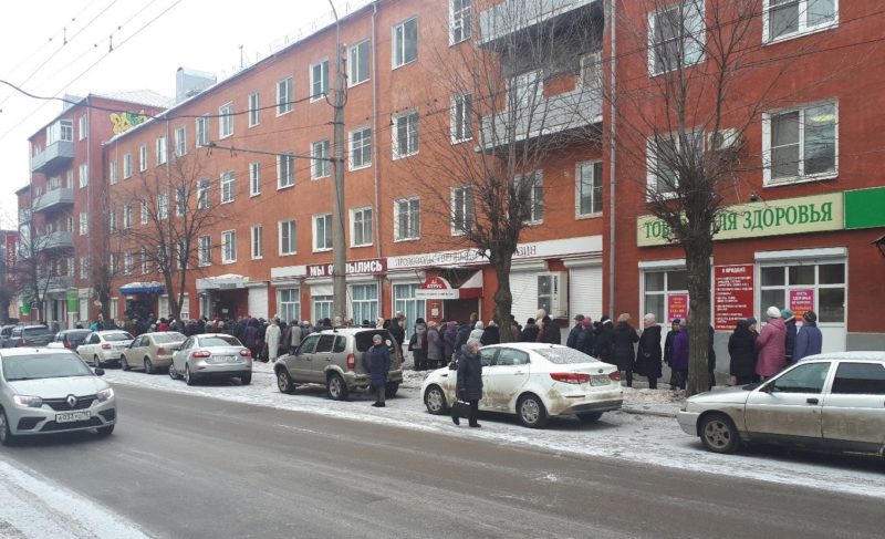 Снова очереди: рыбинцы вновь получают некорректные квитанции за тепло и горячую воду