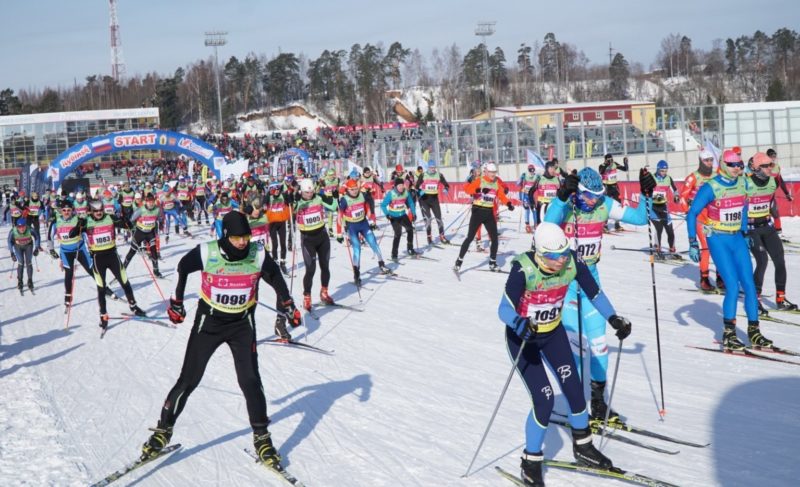 В Дёмино стартовал международный лыжный марафон. Фото