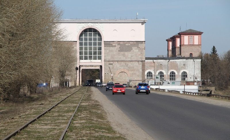 Поехали: проезд по дамбе-шлюз откроют раньше срока