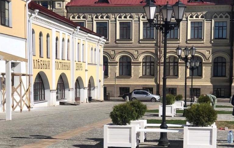 240 тысяч — на наполнение Красной площади