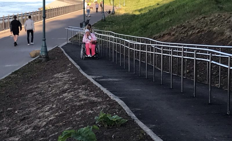 Работа над ошибками: как решили поступить с пандусом и велодорожкой на Волжской набережной