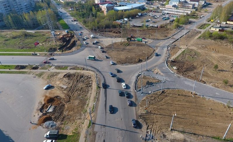 На тротуаре вдоль новой дороги просел асфальт. Комментарий администрации Рыбинска