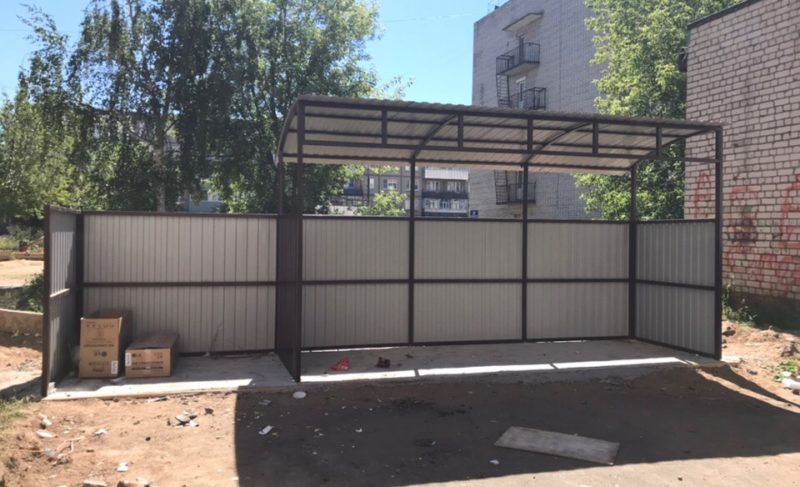 Перенести и оградить: в Рыбинске продолжается работа по благоустройству мусорных площадок