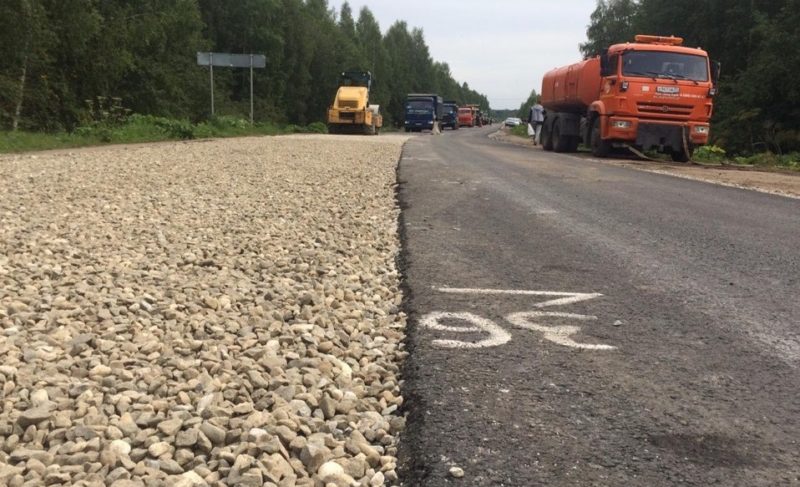 Отставание от графика есть, но должны закончить в срок. Спецкомиссия оценила ремонт дорог в Рыбинском районе