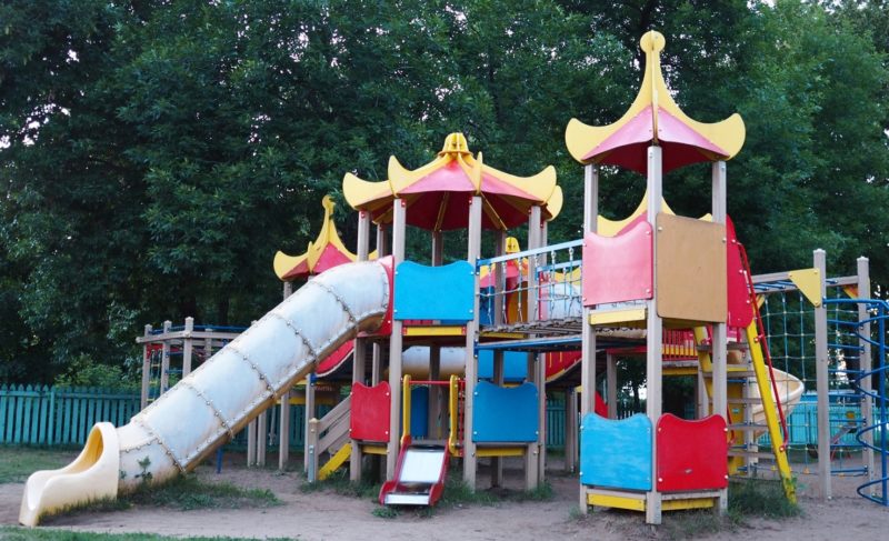В Волжском парке планируют обновить детскую площадку