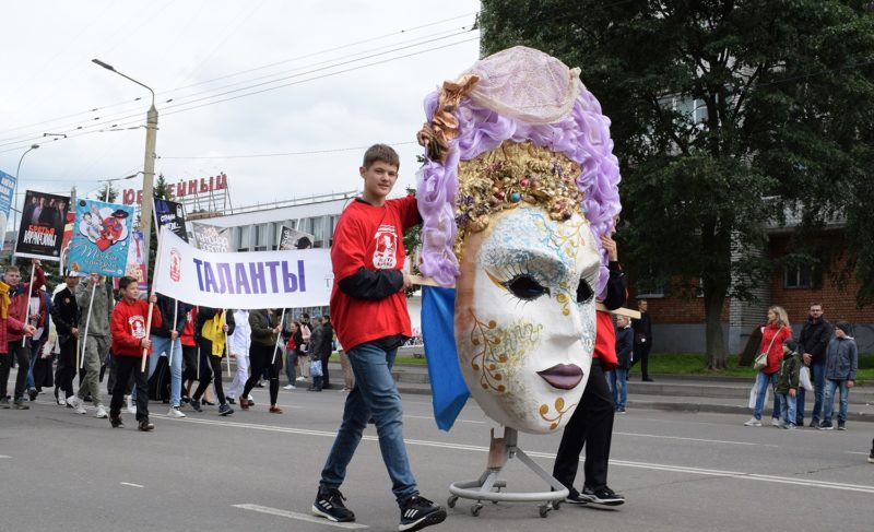 Канатоходцы, шествие и фестиваль бурлачества: как в Рыбинске отметили День города-2019. Видео