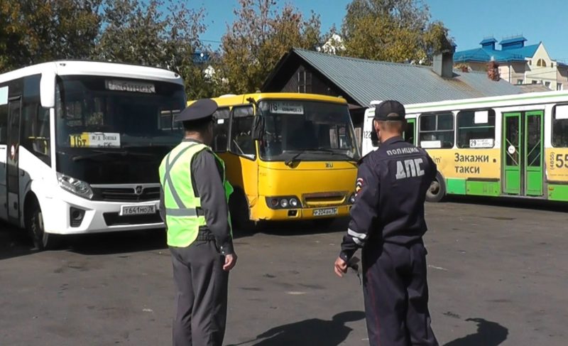 Операция «Автобус»: как сотрудники ГИБДД контролируют работу общественного транспорта